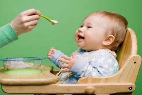 Cần làm gì khi bé nhà bạn mọc răng chậm