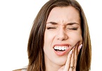 Răng đang đau nhức có nên nhổ hay không?