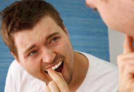 Răng sứ bị lung lay. Nguyên nhân và cách khắc phục