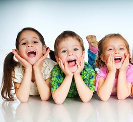 Tỏa sáng nụ cười duyên với chiếc răng khểnh giả