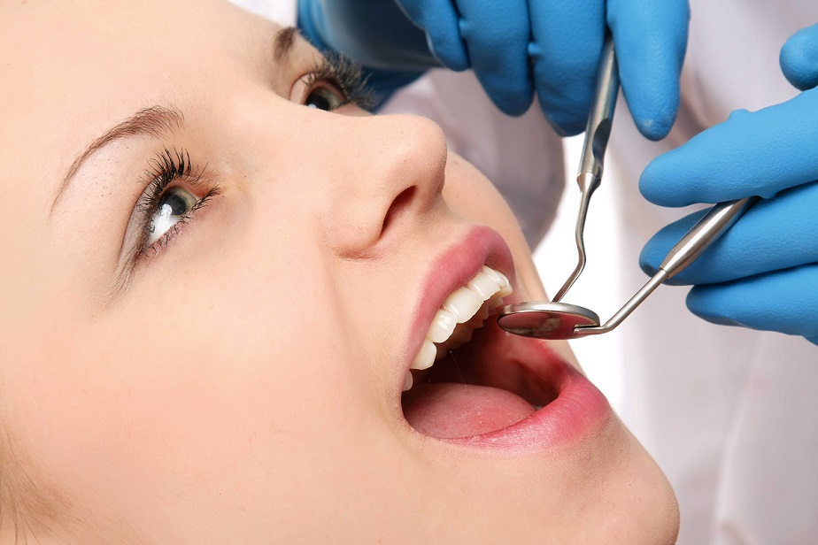Trám răng có bền không, miếng trám có bị đổi màu?