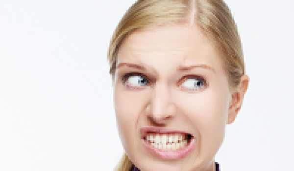Bệnh nghiến răng khi ngủ có nguy hiểm không?
