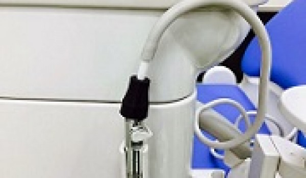 Cách xử lý khi hệ thống hút nước bọt của ghế nha khoa bị tắc