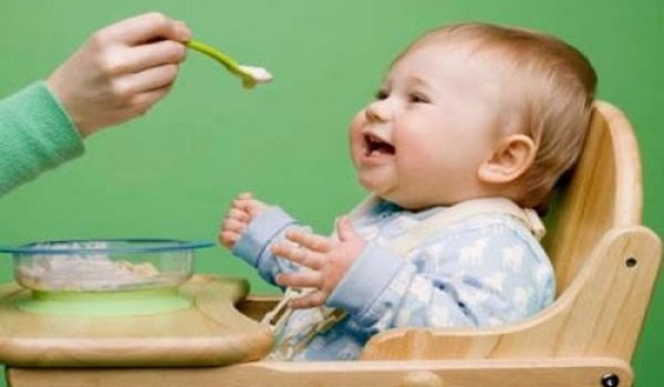 Cần làm gì khi bé nhà bạn mọc răng chậm