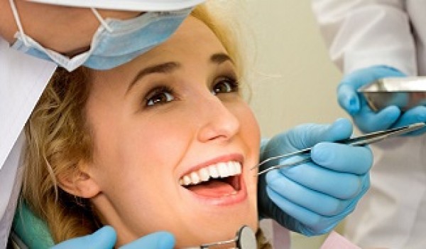 Những lưu ý khi nhổ răng đang bị nhức