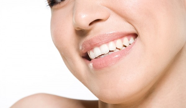 Răng bị ố vàng từ trong có tẩy trắng răng được không?