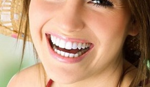 Trám răng thưa thẩm mỹ: Giải pháp nha khoa hữu hiệu